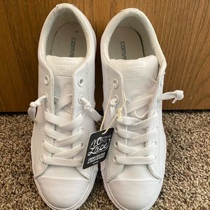 White leather no tie low top Converse - BNWT